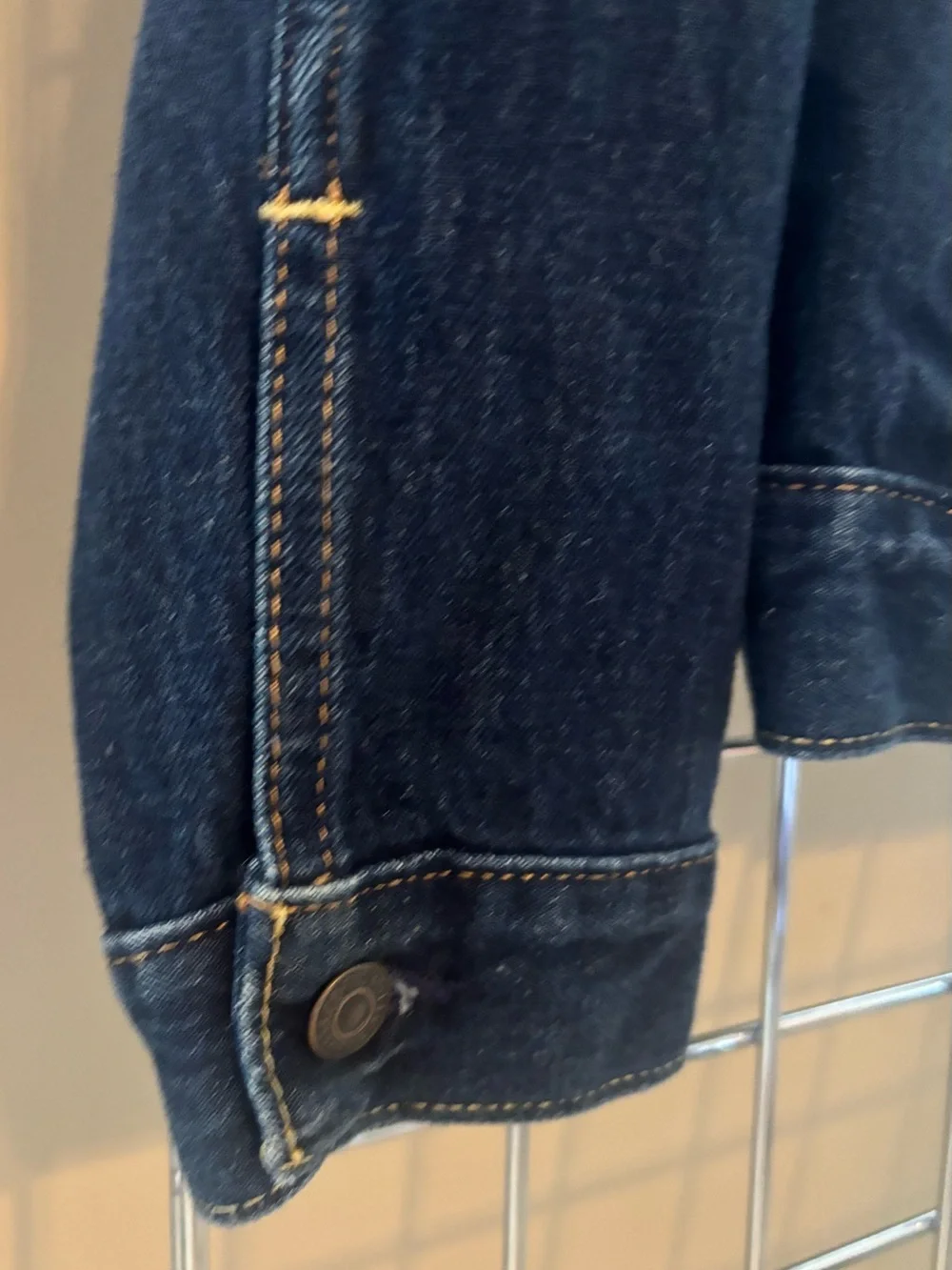 NWOT Levi's Men's Dark Blue Denim Trucker Jacket Sz M